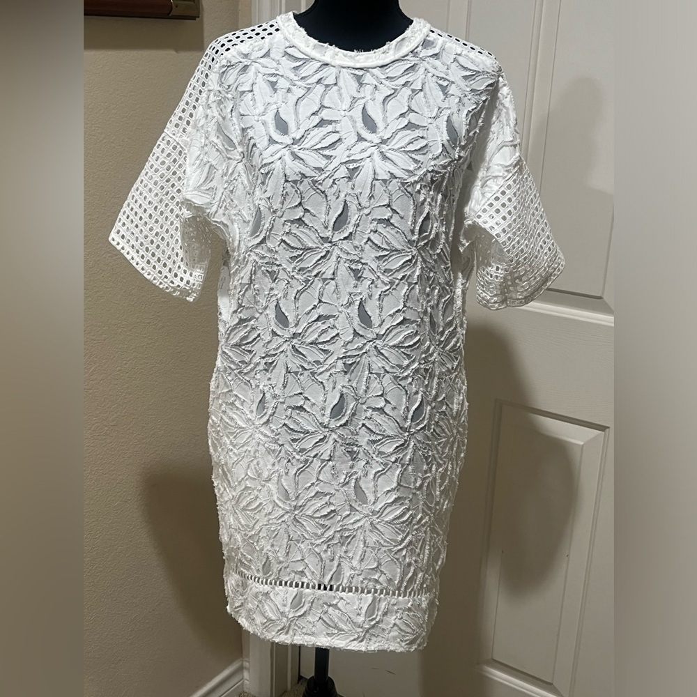 TIME POST MODERN WHITE BURNOUT FLORAL LACE DRESS SIZE S